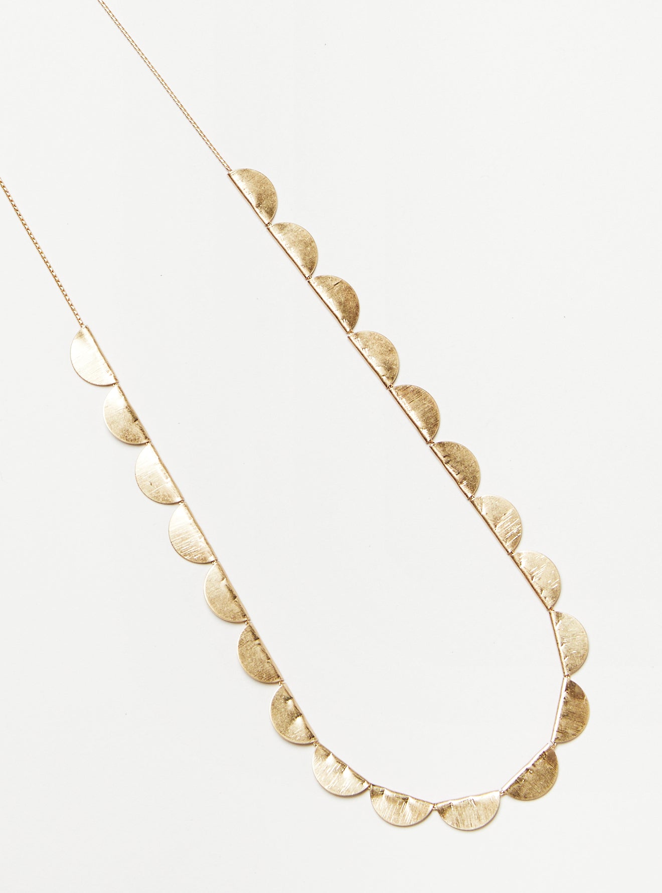 LONG PETAL NECKLACE