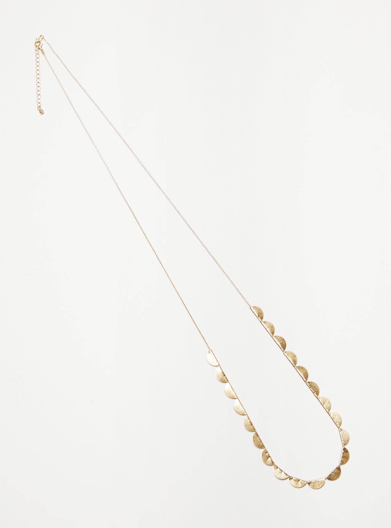 LONG PETAL NECKLACE