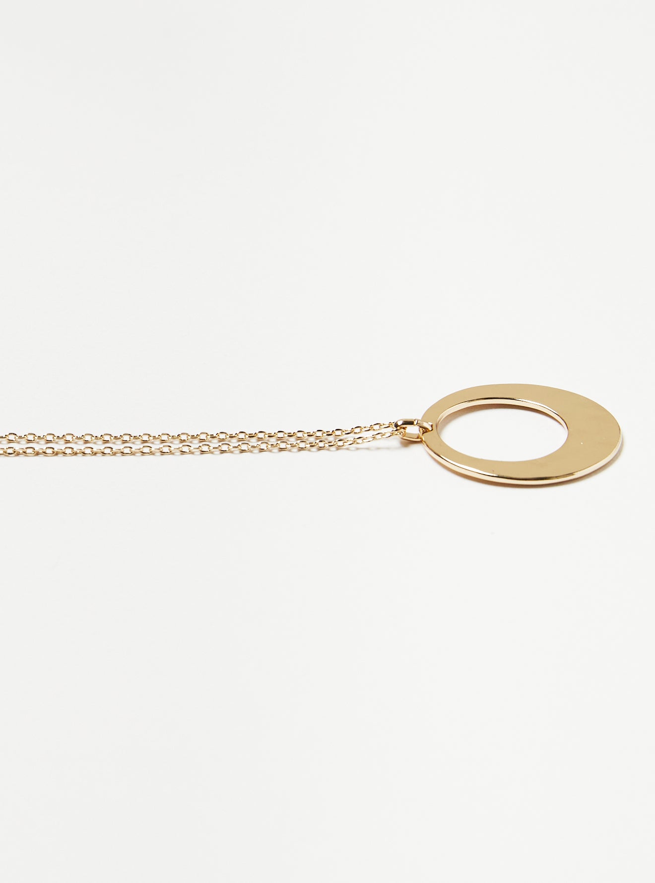 HAMMERED CIRCLE NECKLACE