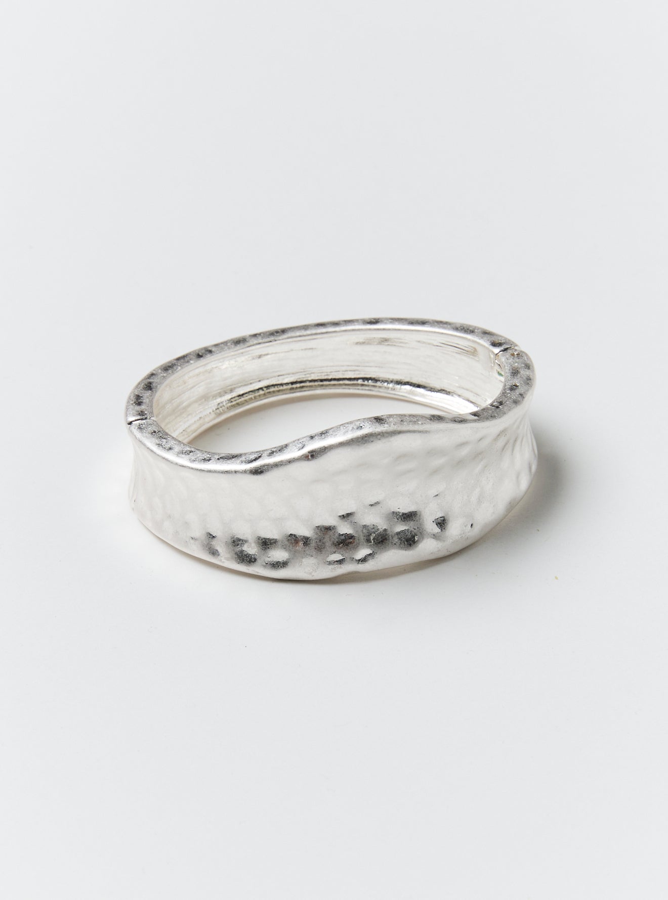 HAMMERED HINGED CONVEX BANGLE