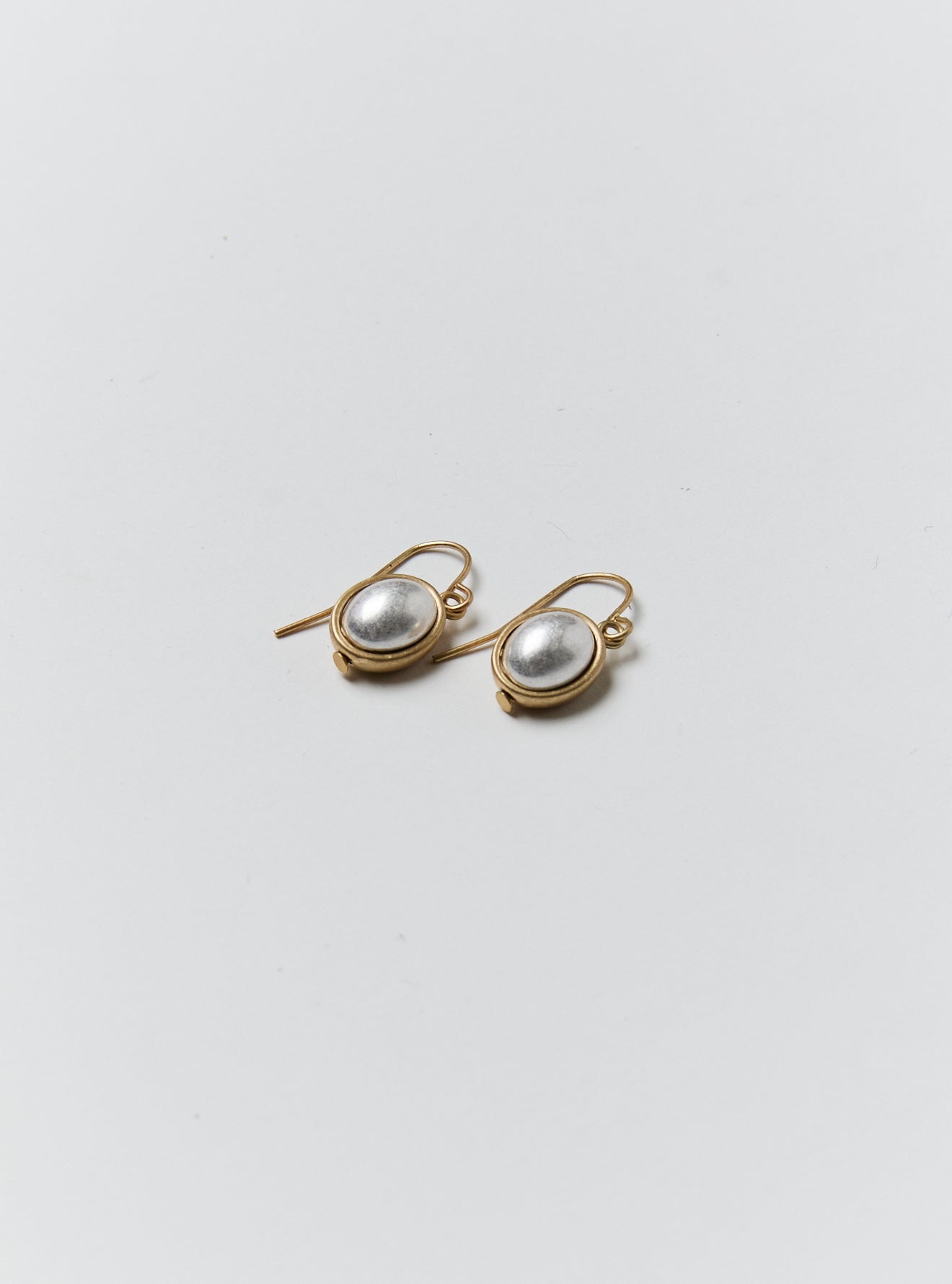 TWO TONE OVAL BEAD EARRINGS