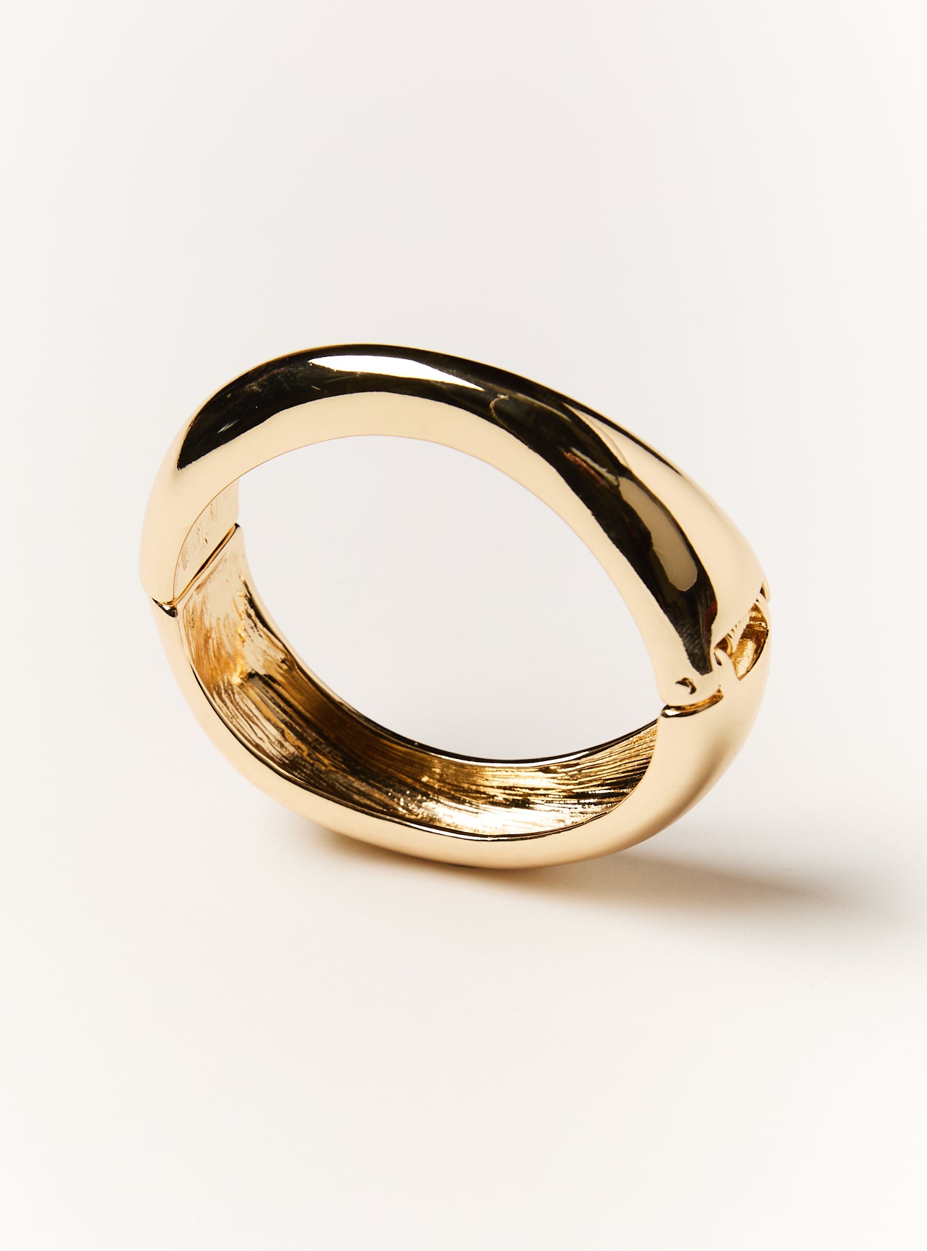 FLOW LARGE HINGED BANGLE