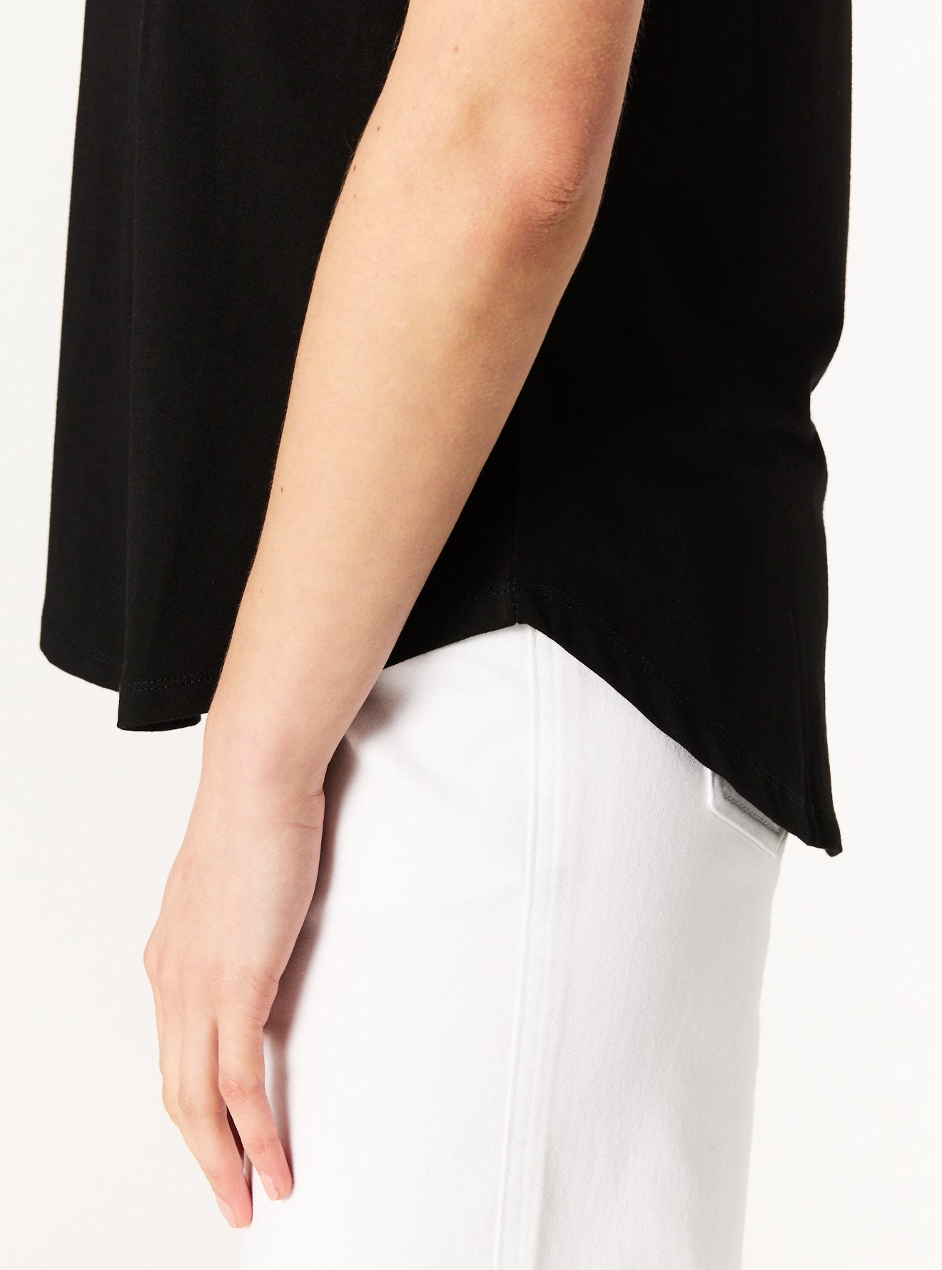 DOLORIS TEE