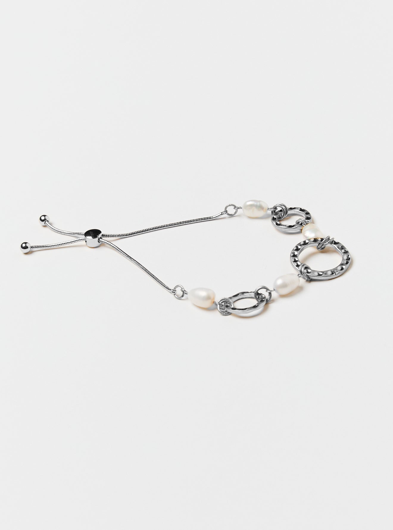 TRIBE PEARL BRACELET