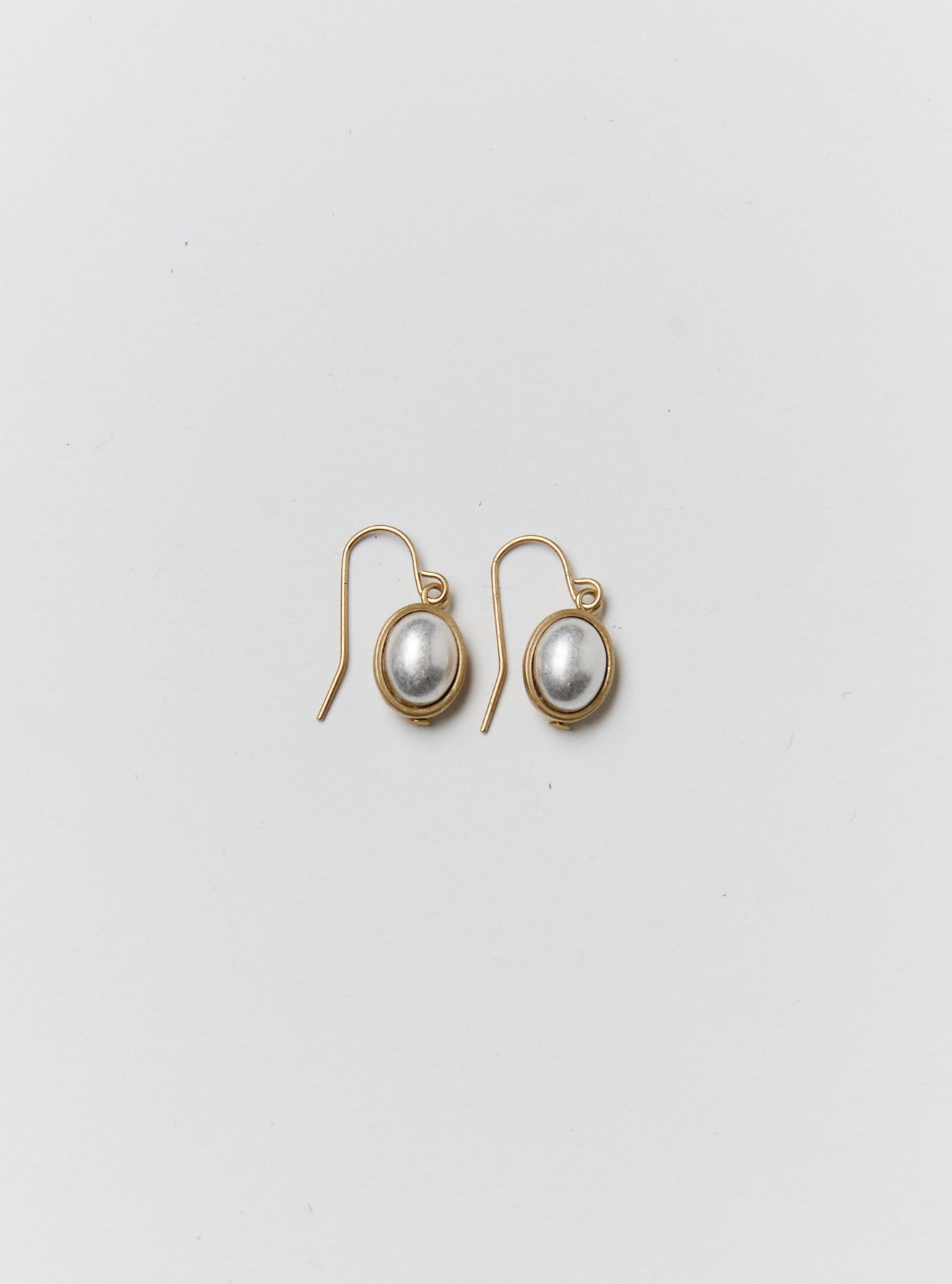 TWO TONE OVAL BEAD EARRINGS