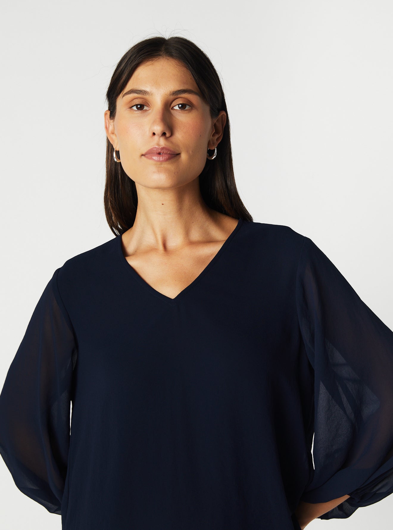 V-NECK LONG SLEEVE TOP