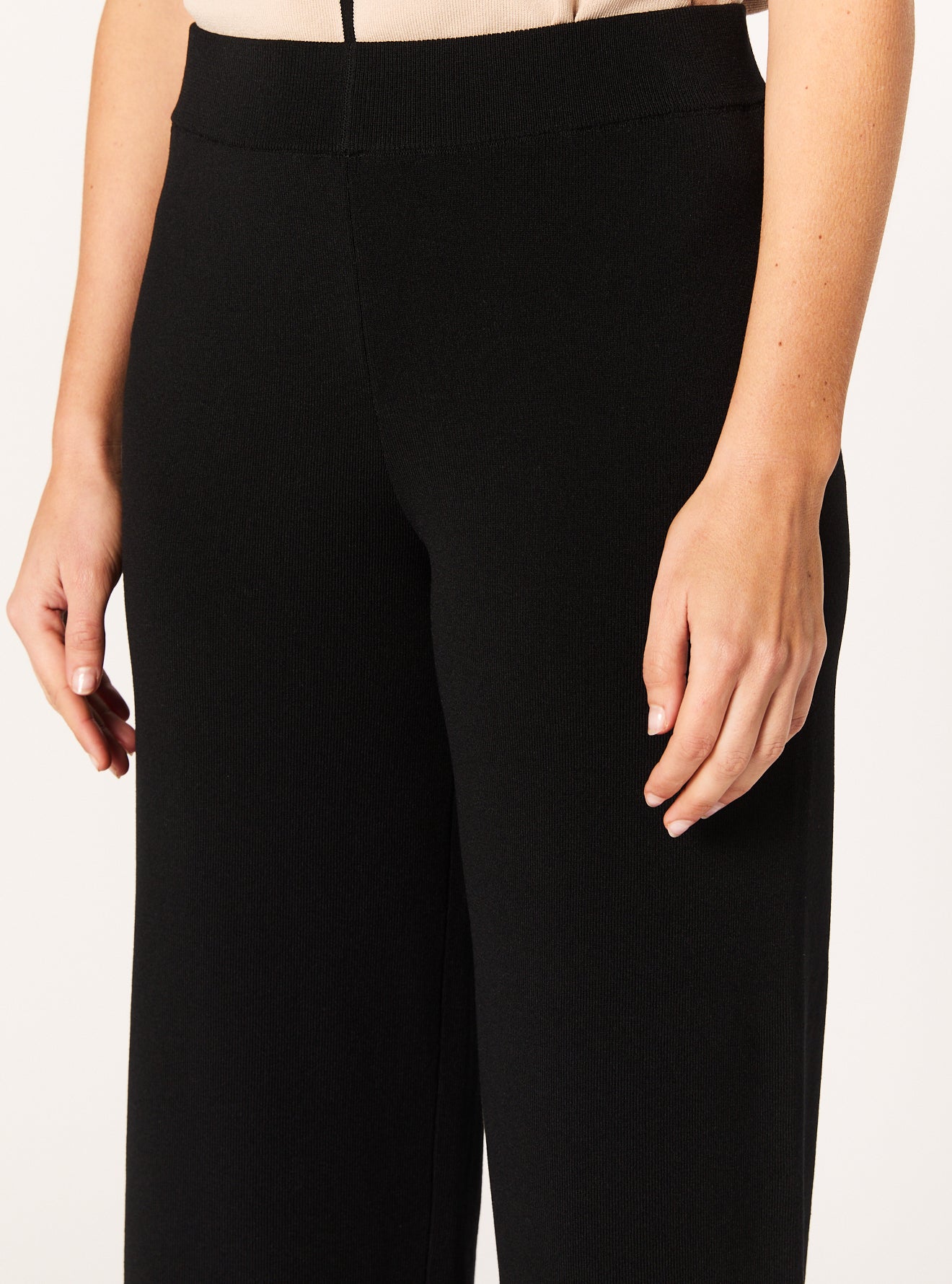 GIANNA PANT