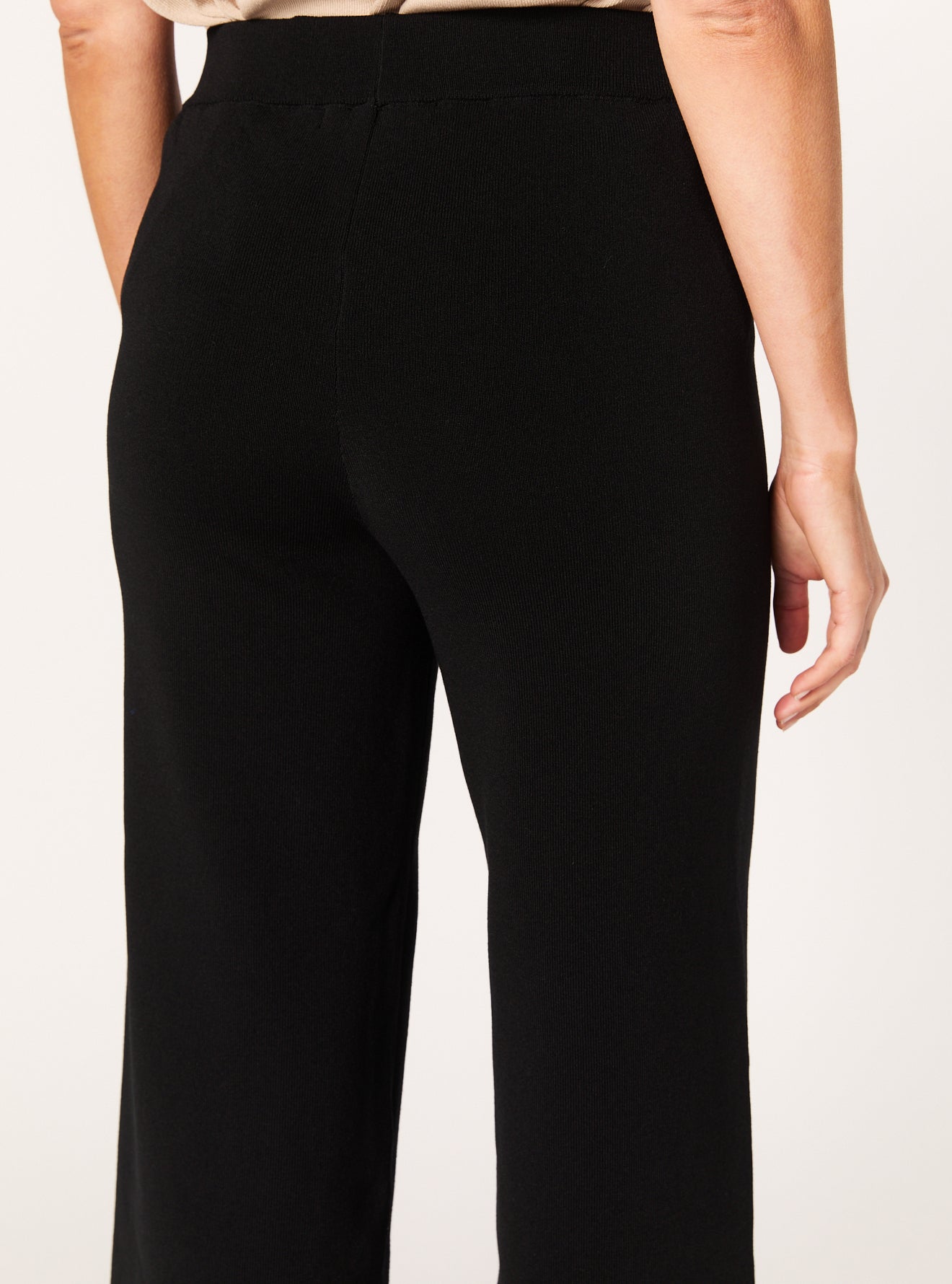 GIANNA PANT