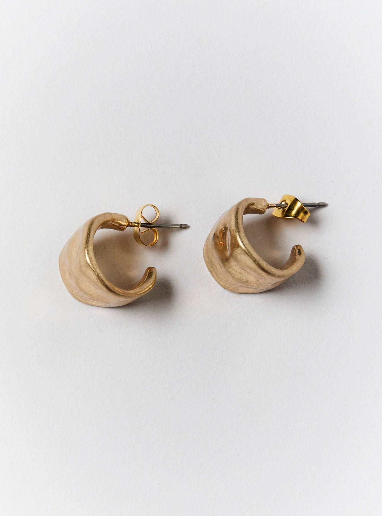 WIDE PROFILE HAMMER HOOP EARRINGS