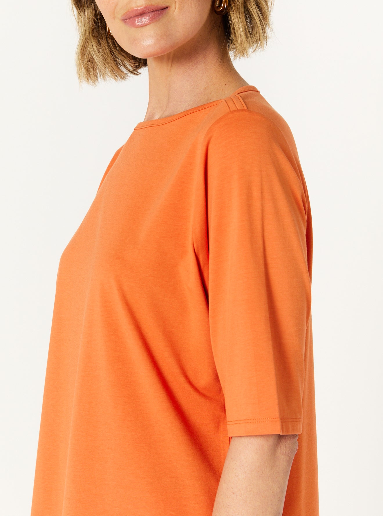 MONICA TEE