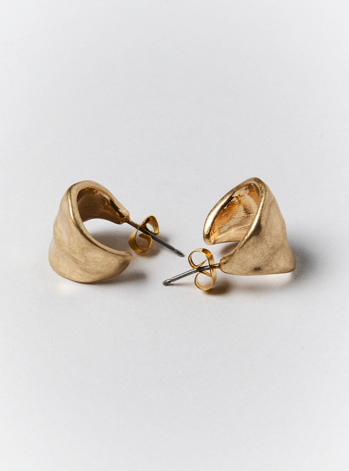 WIDE PROFILE HAMMER HOOP EARRINGS
