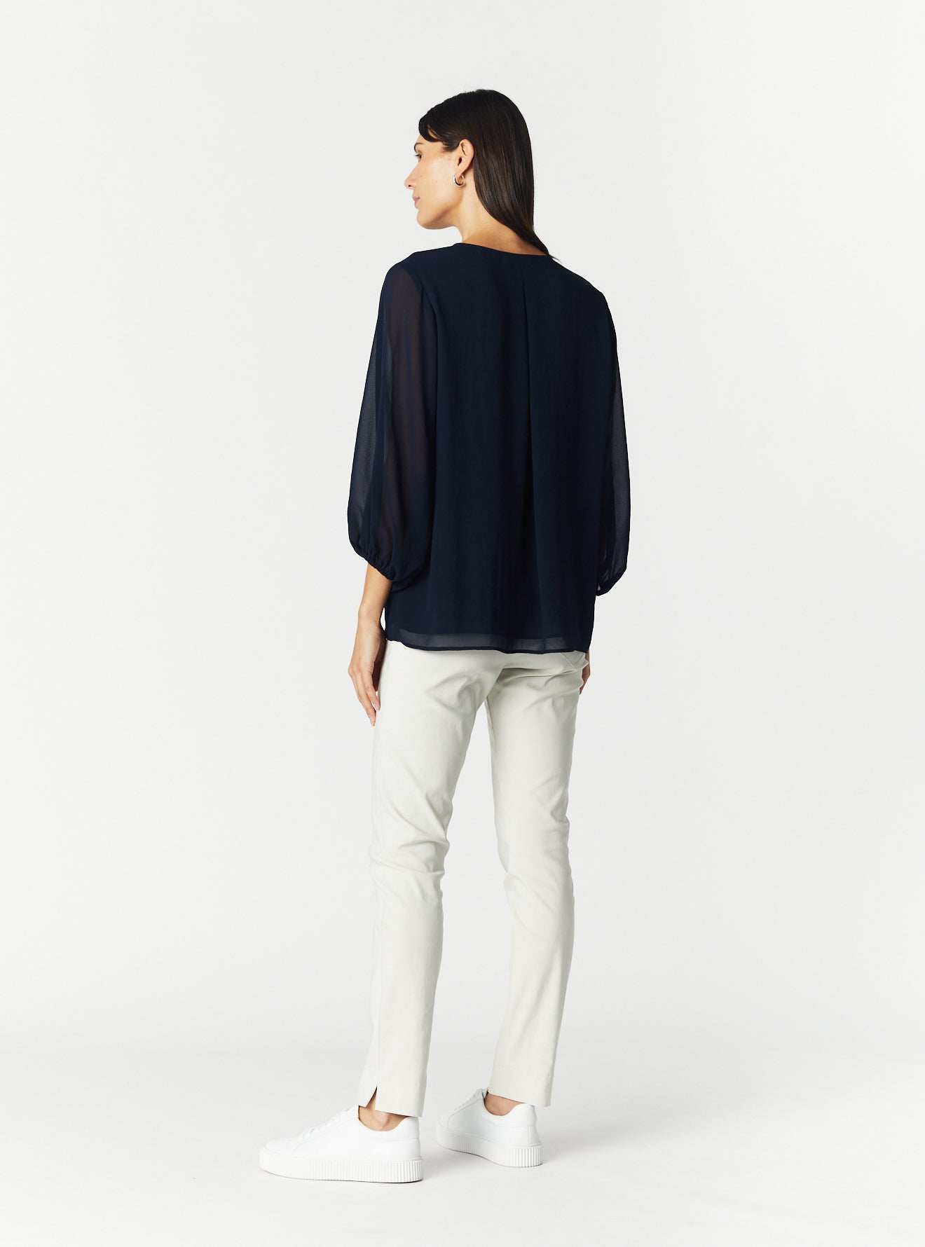 V-NECK LONG SLEEVE TOP