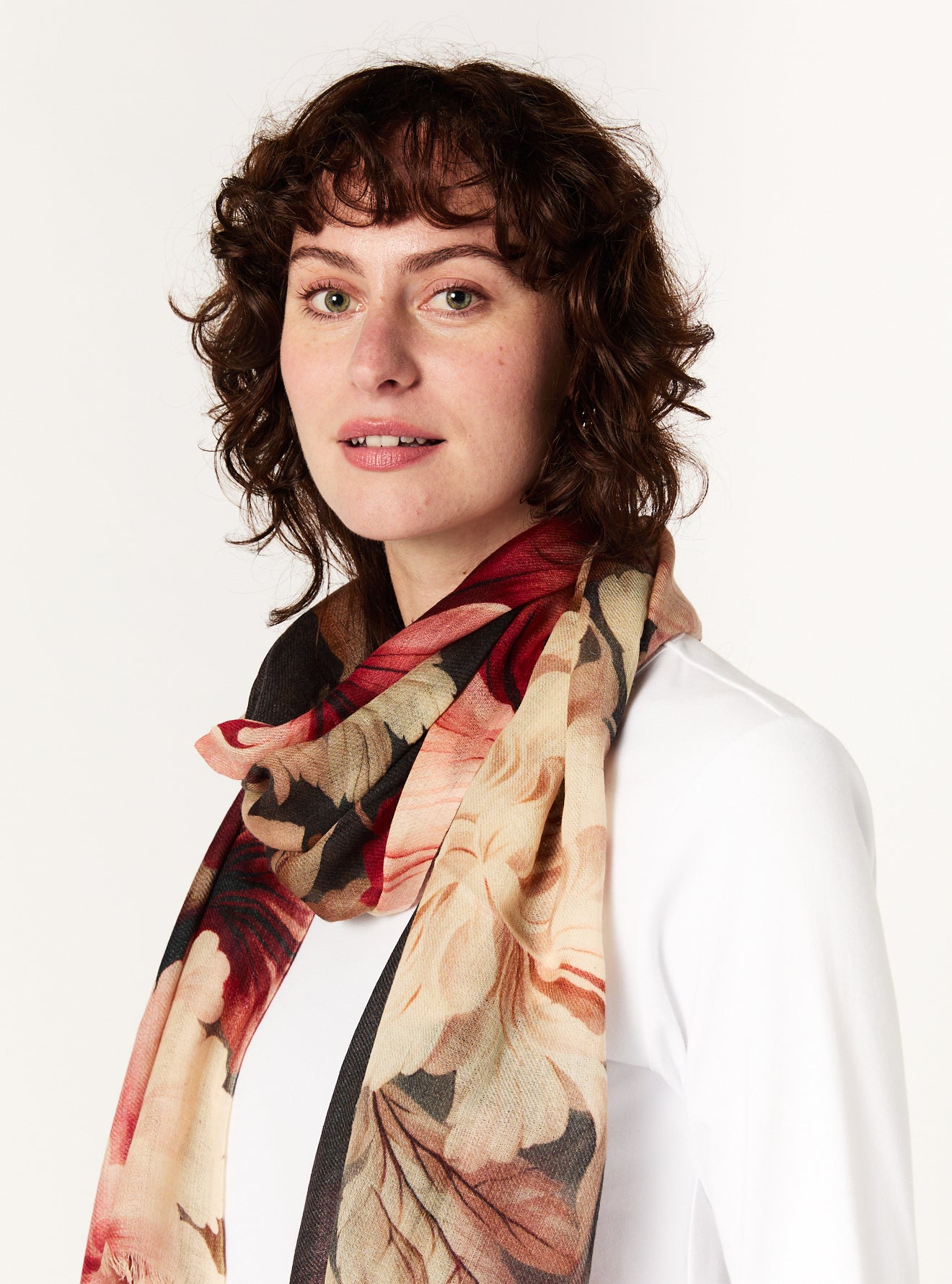 NADIA SCARF