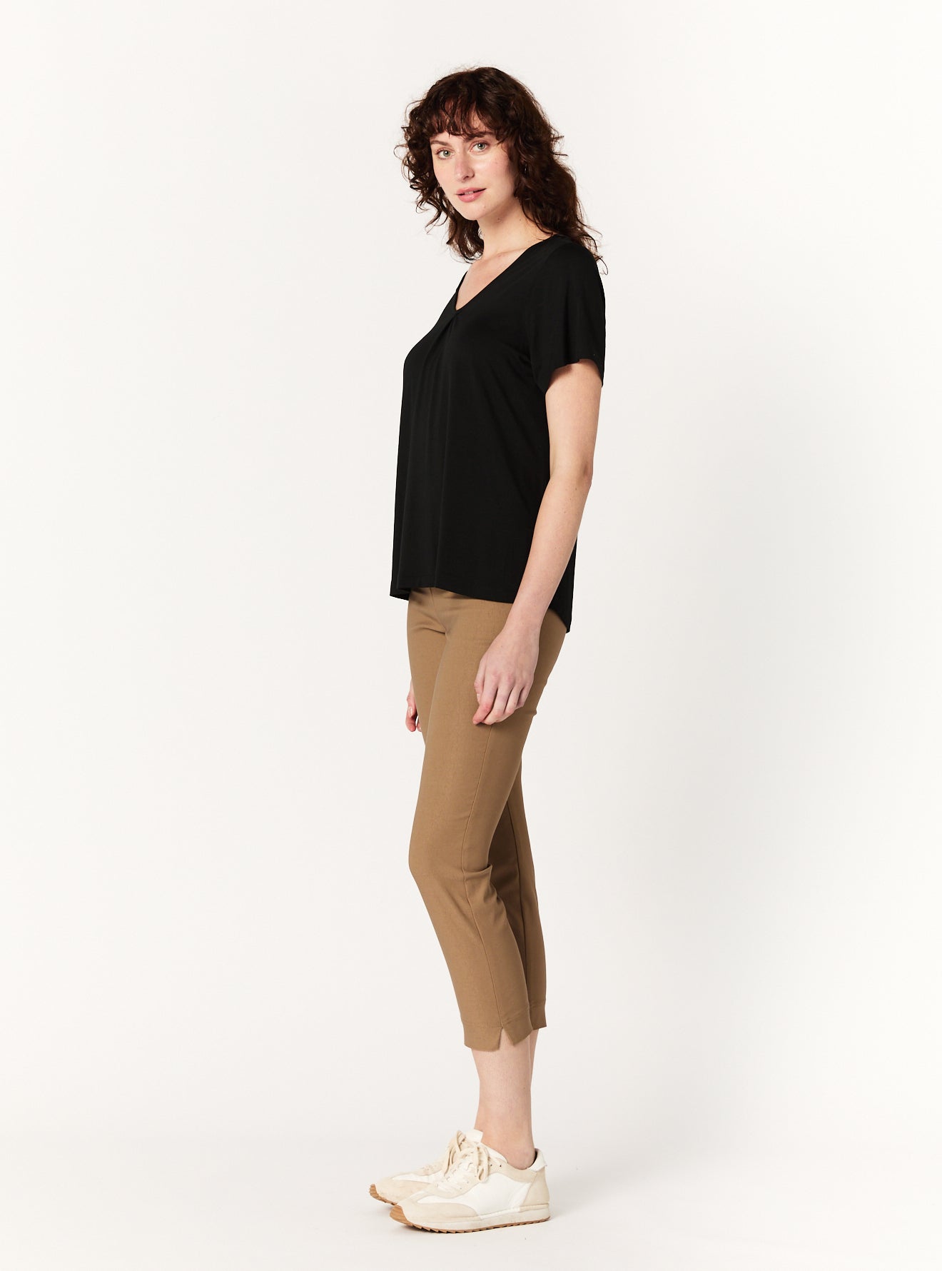 MAY V NECK TEE