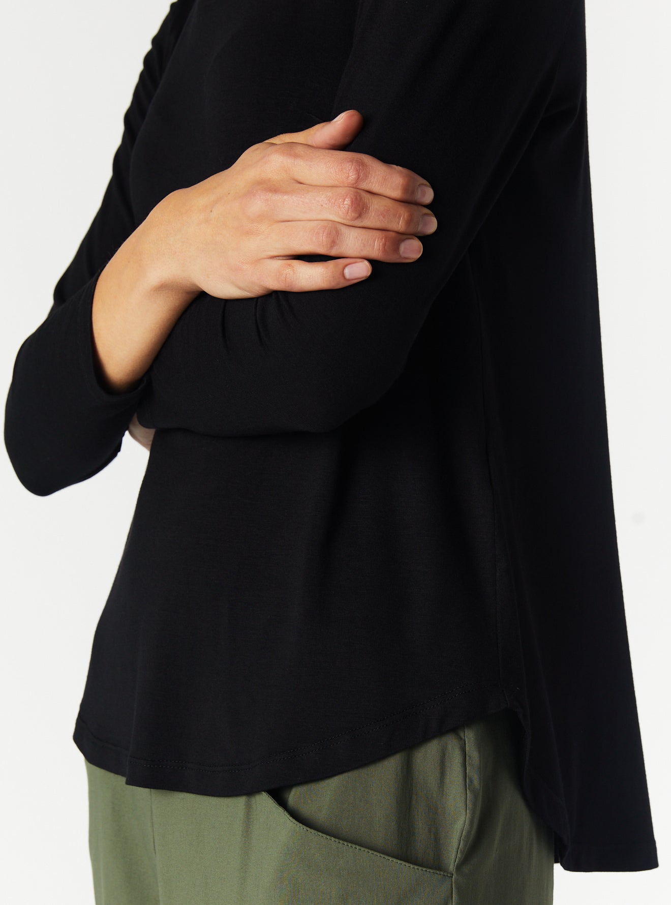 CREW NECK LONG SLEEVE TOP