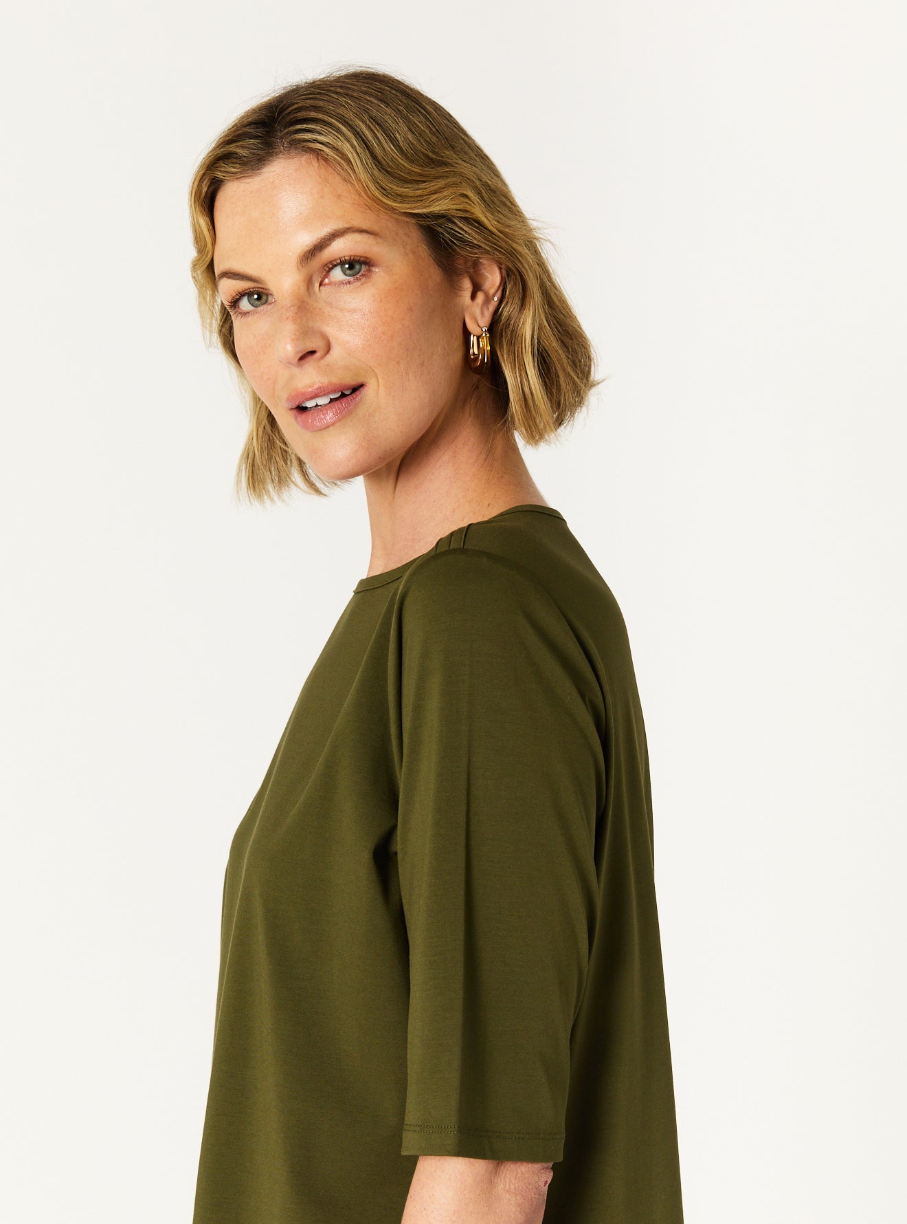 MONICA TEE