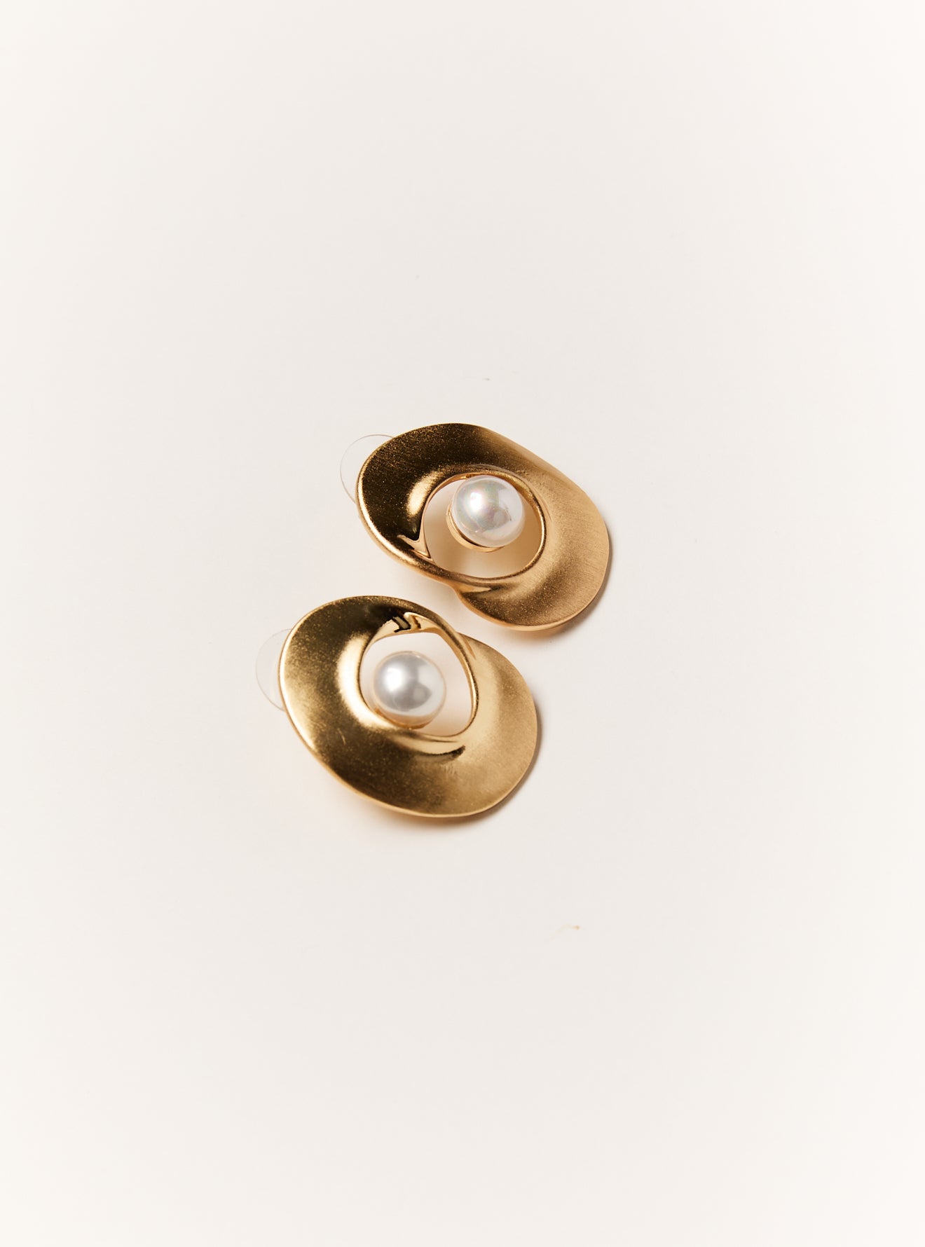 LOTUS PEARL EARRING