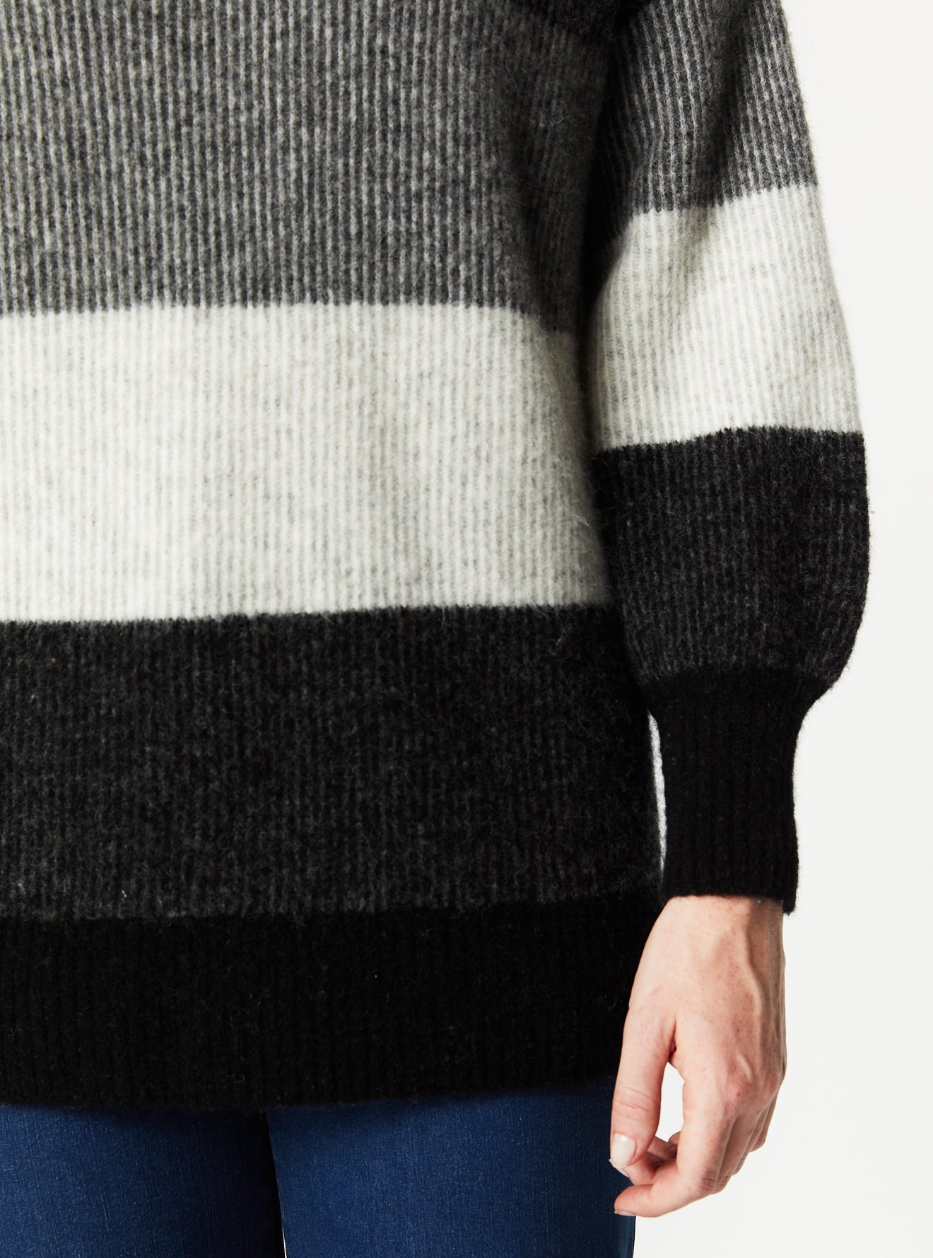 FREYA SWEATER