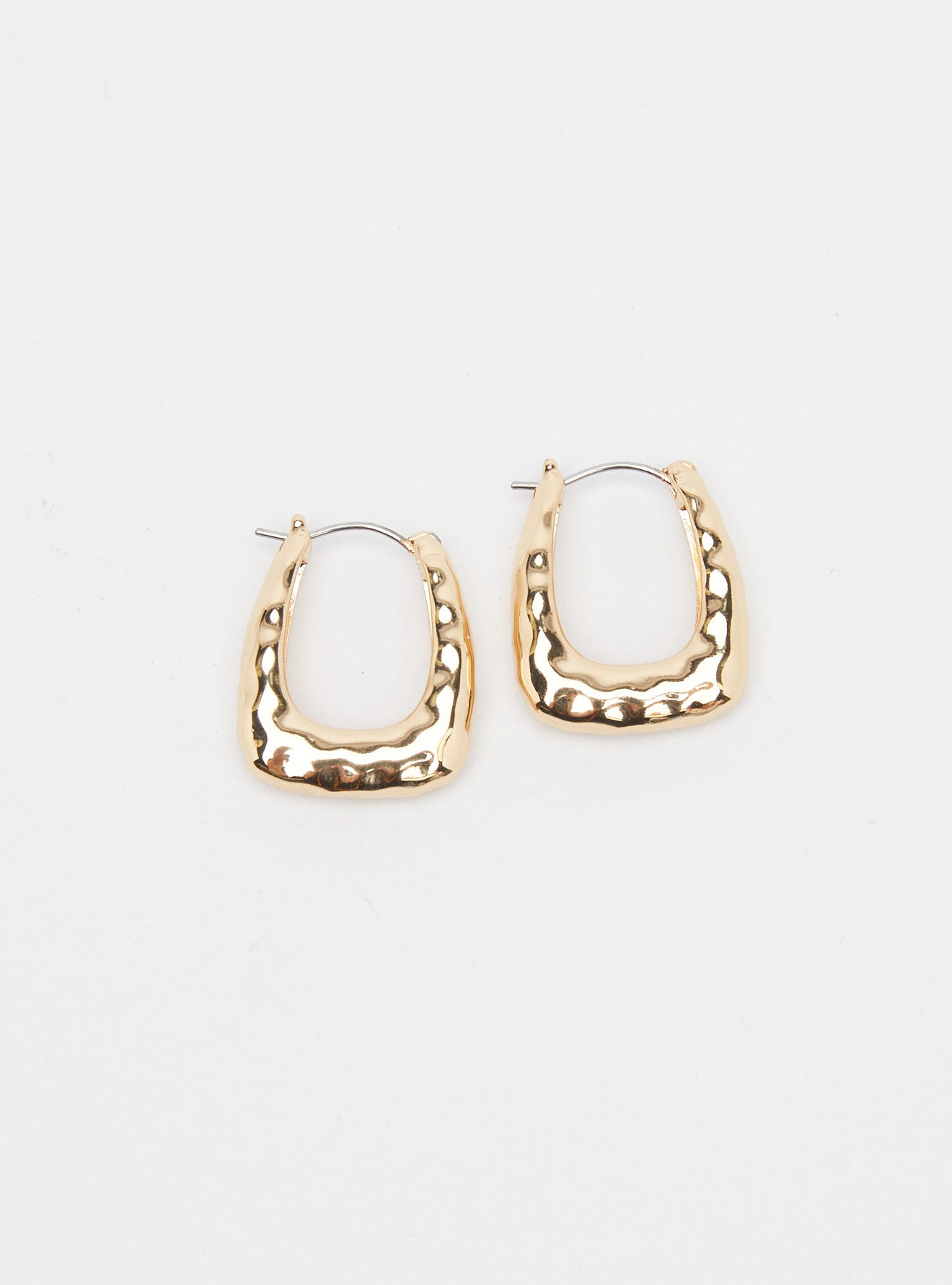 HAMMERED OBLONG HOOP EARRING