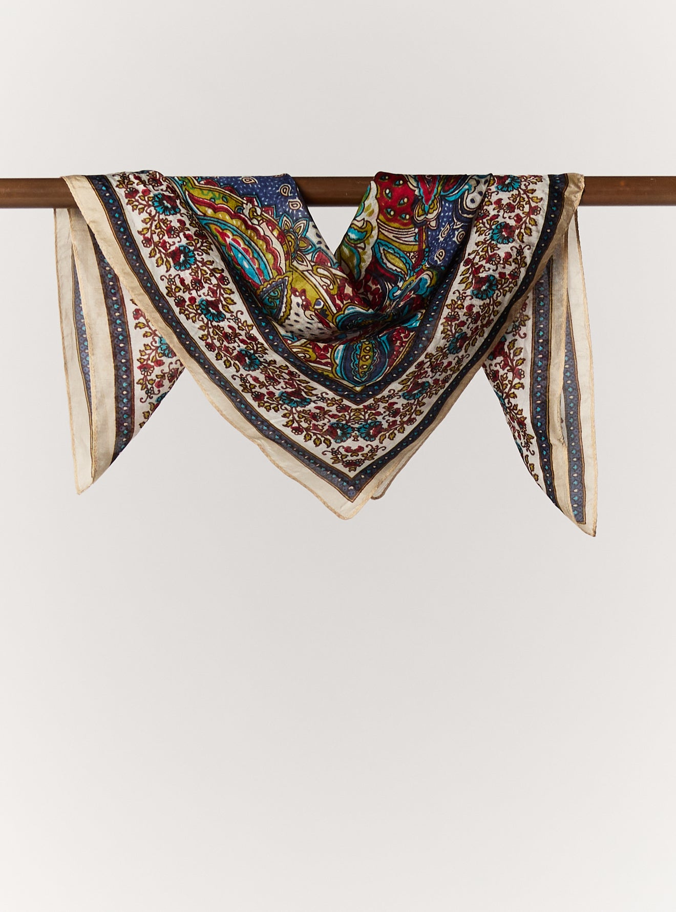 IVY NECK SCARF
