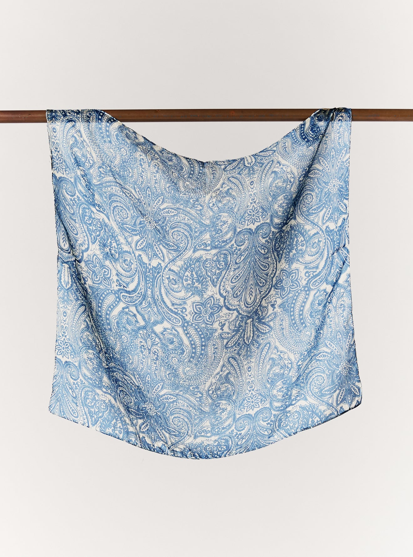 NANCY SQUARE SCARF