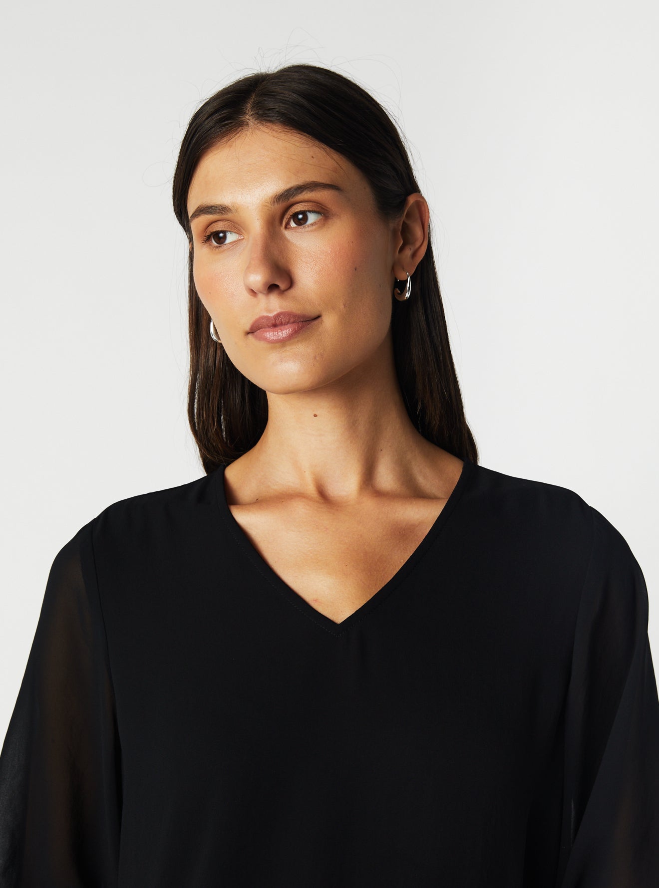 V-NECK LONG SLEEVE TOP