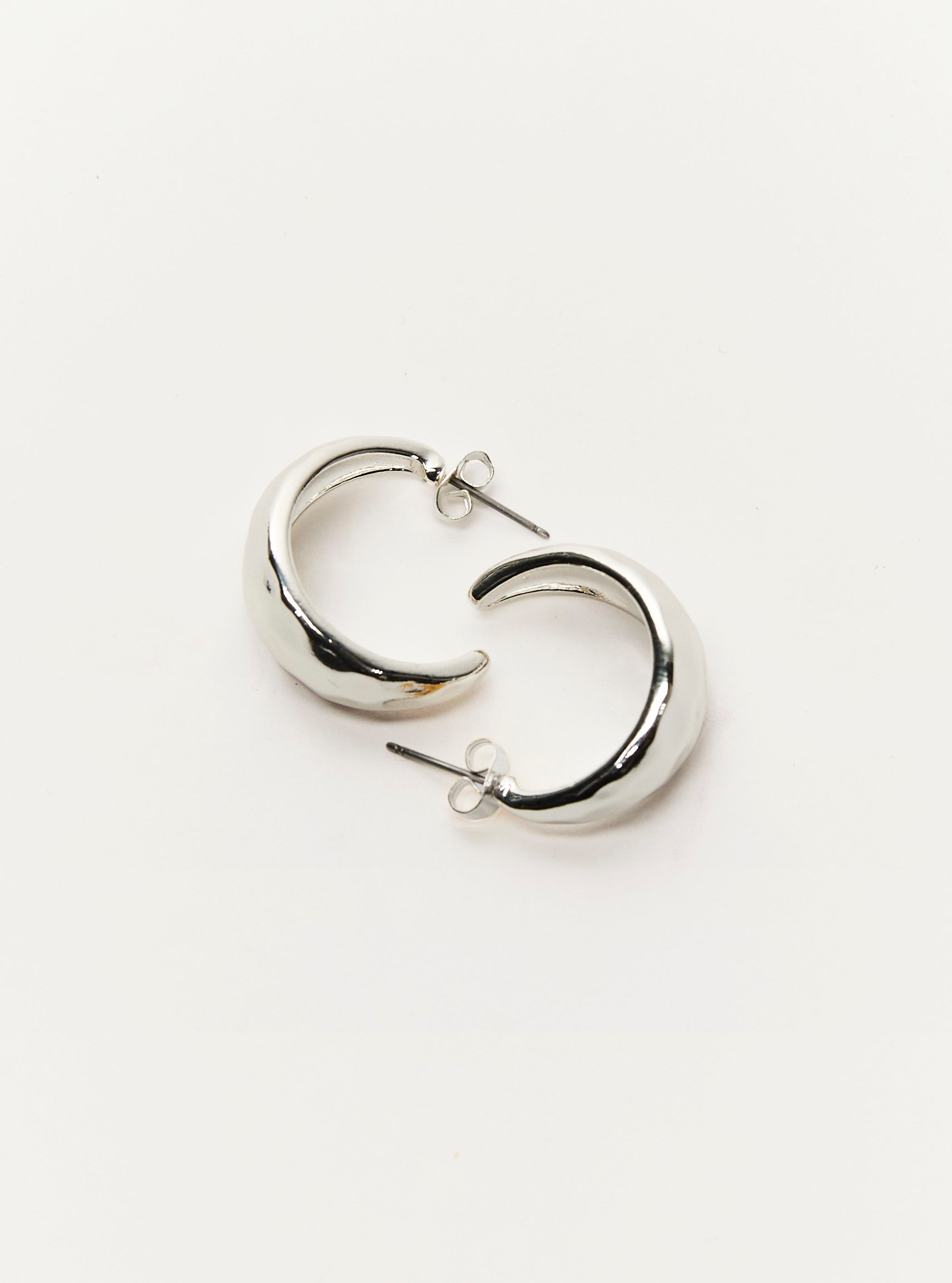 HAMMERED HOOP EARRING