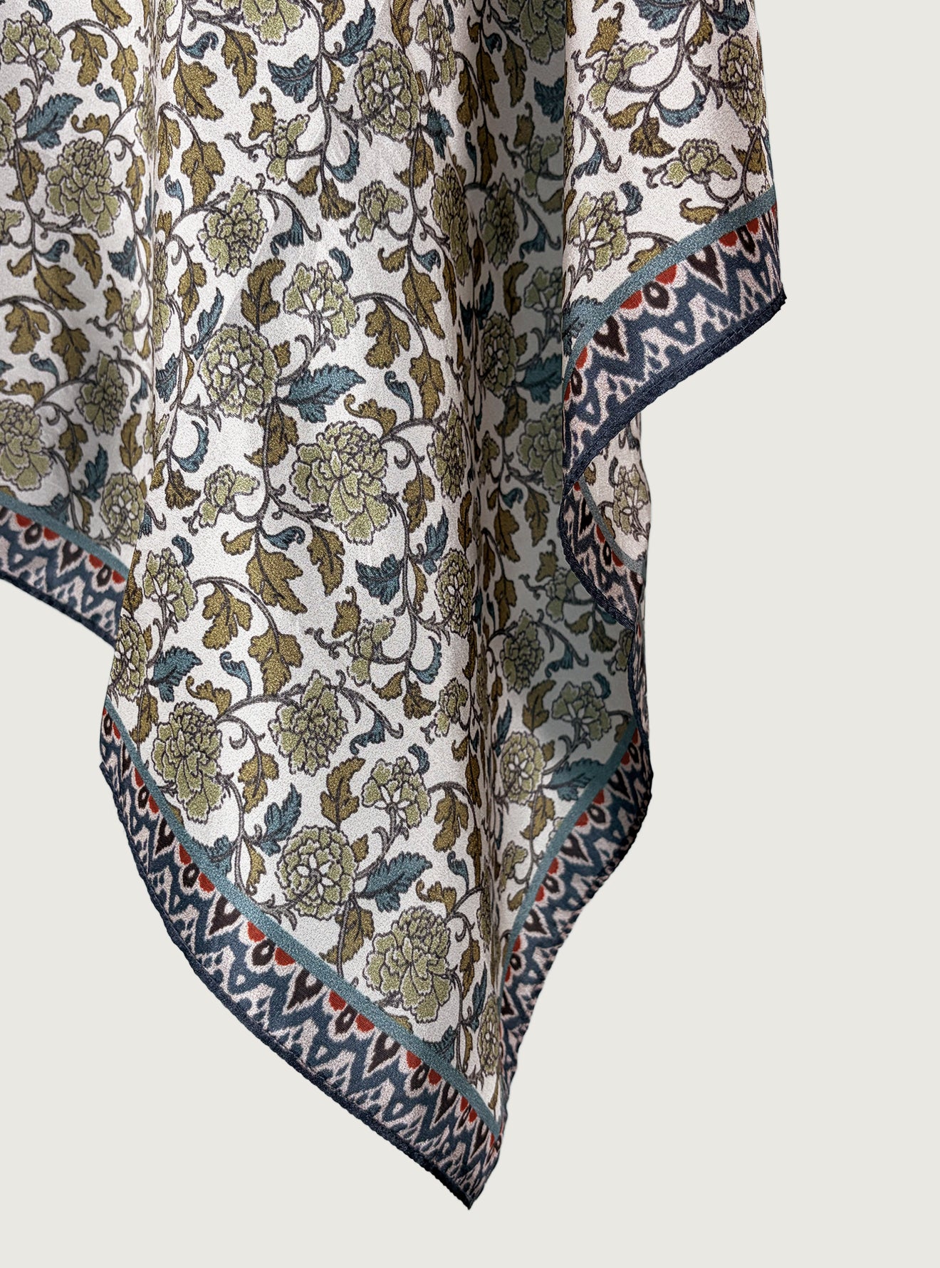 GARDENIA NECK TIE