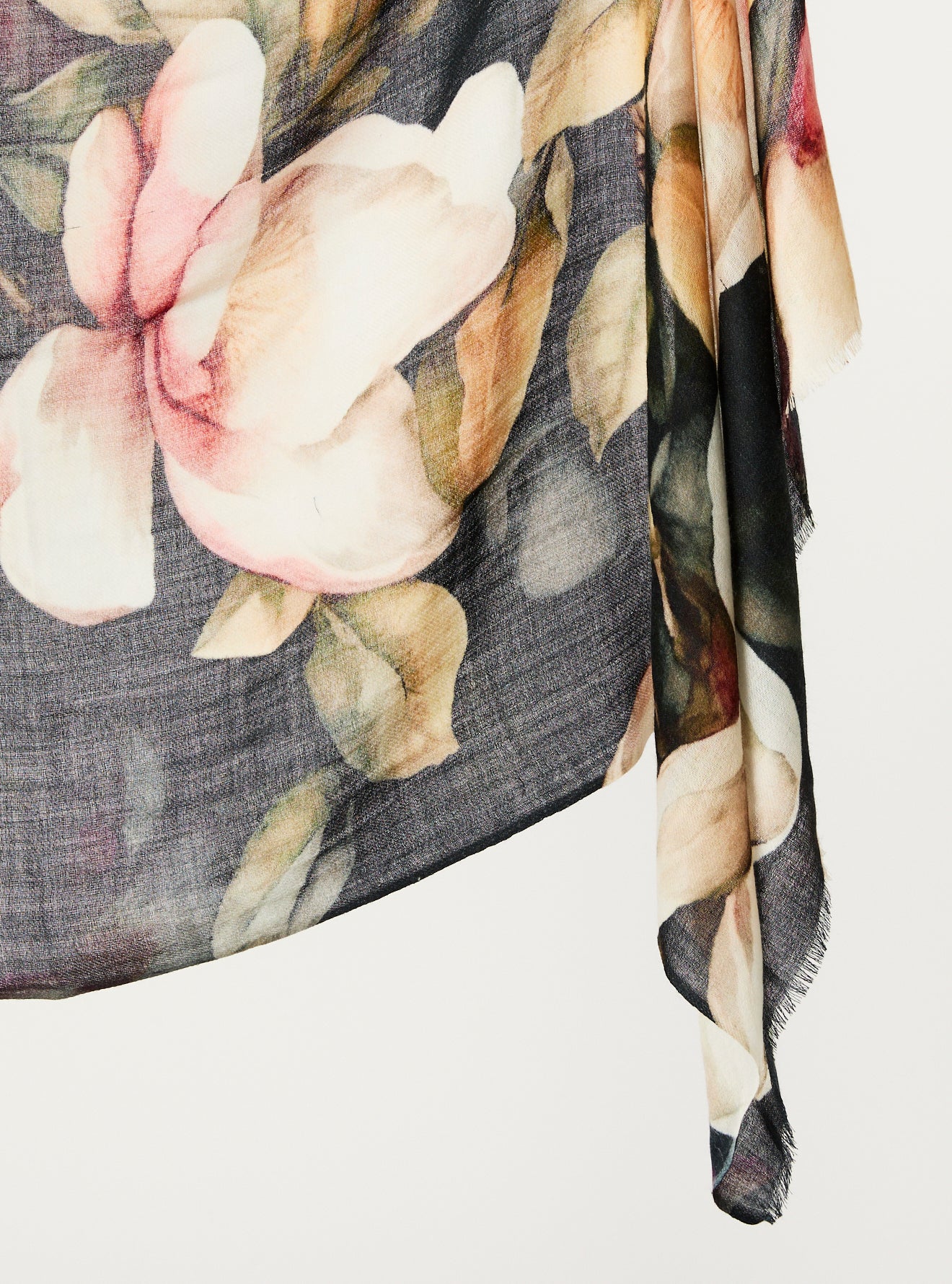 BLISSFUL FLORAL SCARF