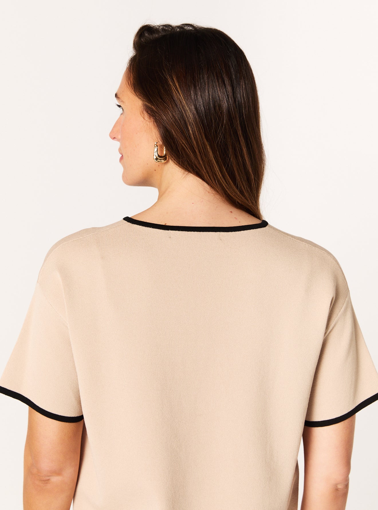 GIANNA V-NECK TOP