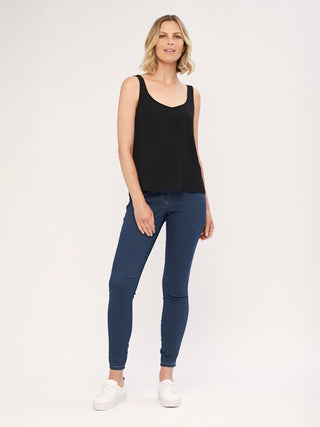 Short Straight Singlet